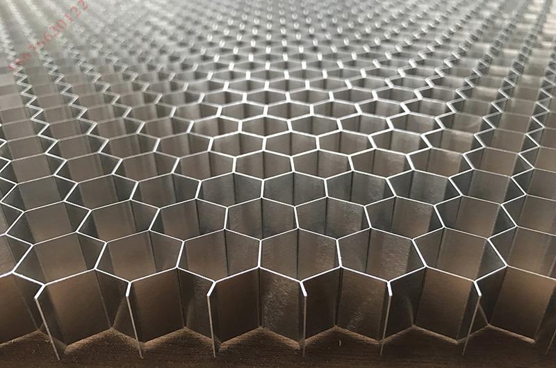 为其遍布全国的高端住宅、商业综合体及地标项目提供了大批量、高品质的铝单板产品