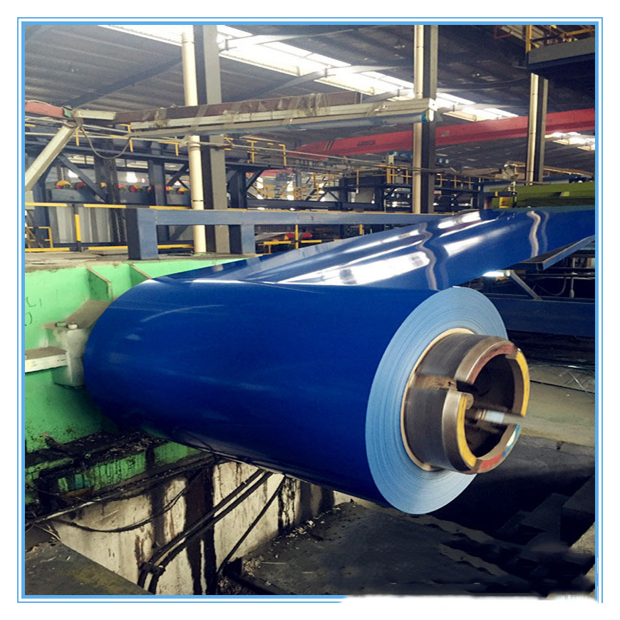 由上层环保PET膜和下层镀锌钢板以高强度粘接膜复合压制而成