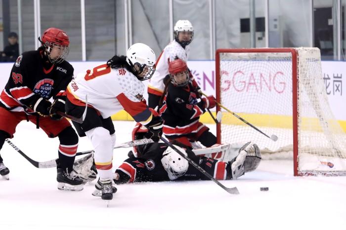深圳昆仑鸿星女冰队逆转齐齐哈尔兰迪队 常规赛