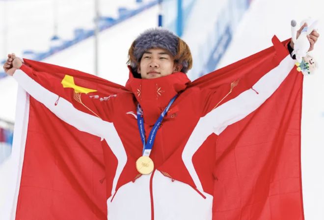 苏翊鸣首夺双项目世界杯冠军创中国体坛纪录