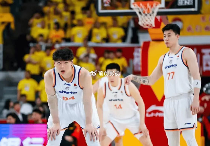 上海队12连胜再创纪录，攻防双冠领跑CBA