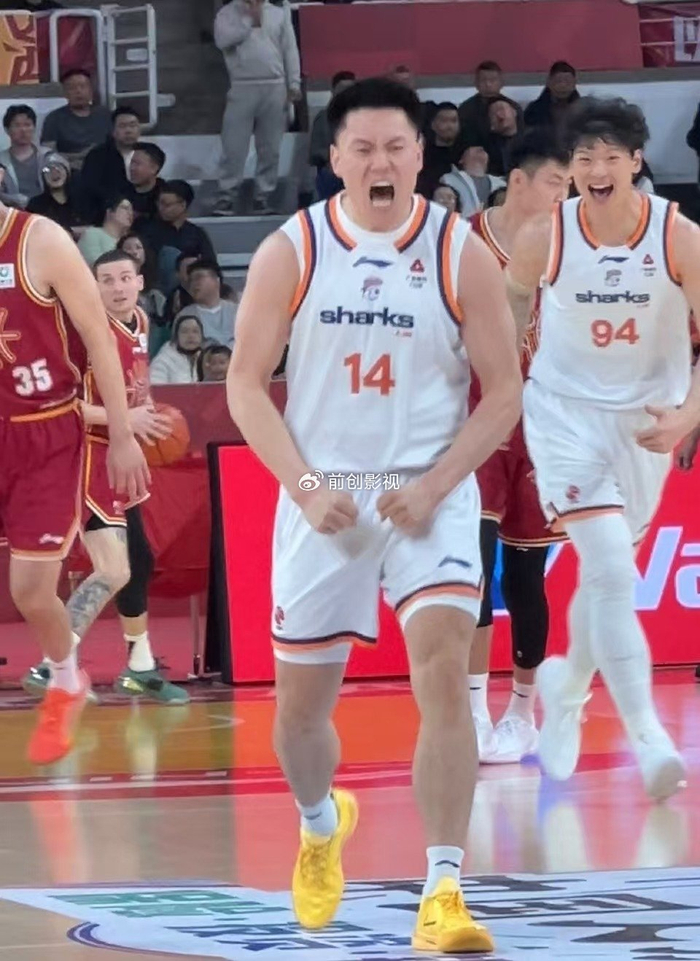 上海队12连胜再创纪录，攻防双冠领跑CBA