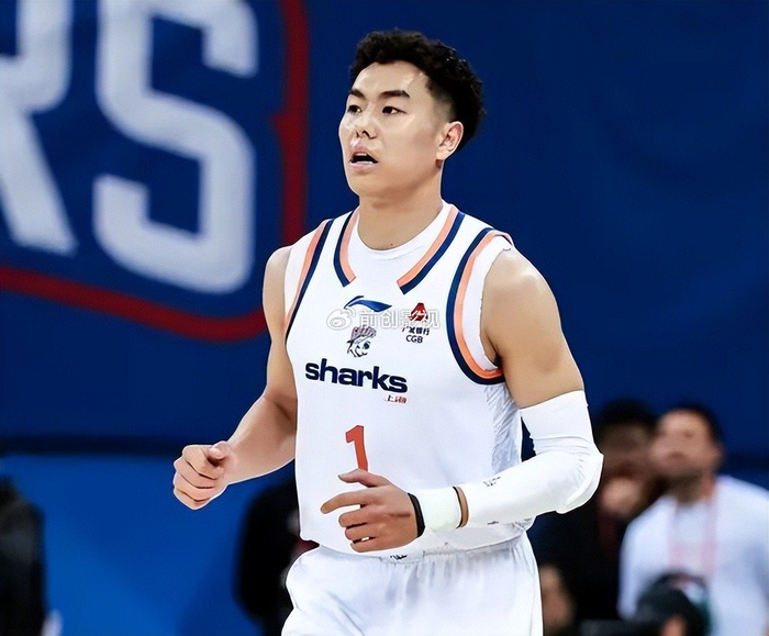 上海队12连胜再创纪录，攻防双冠领跑CBA