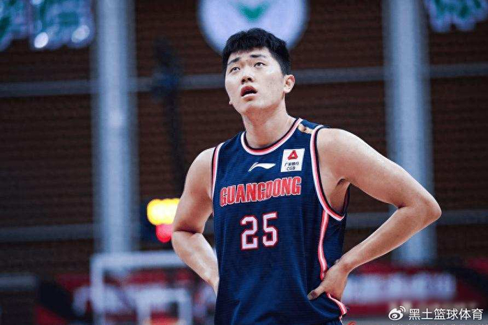 张皓嘉高光与低谷：广东队用人争议引热议