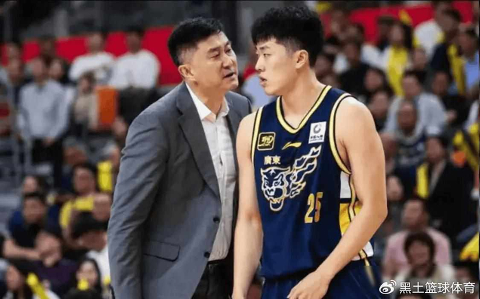 张皓嘉高光与低谷：广东队用人争议引热议