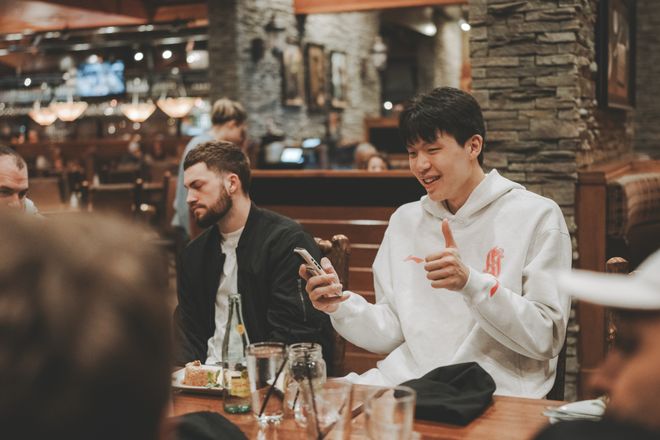 杨瀚森请混音全队聚餐 共叙赛场情谊