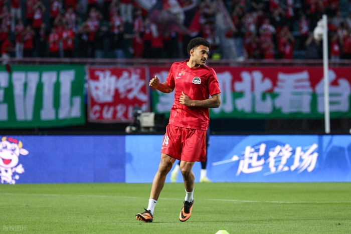 青岛西海岸0-0河南队，双方互交白卷